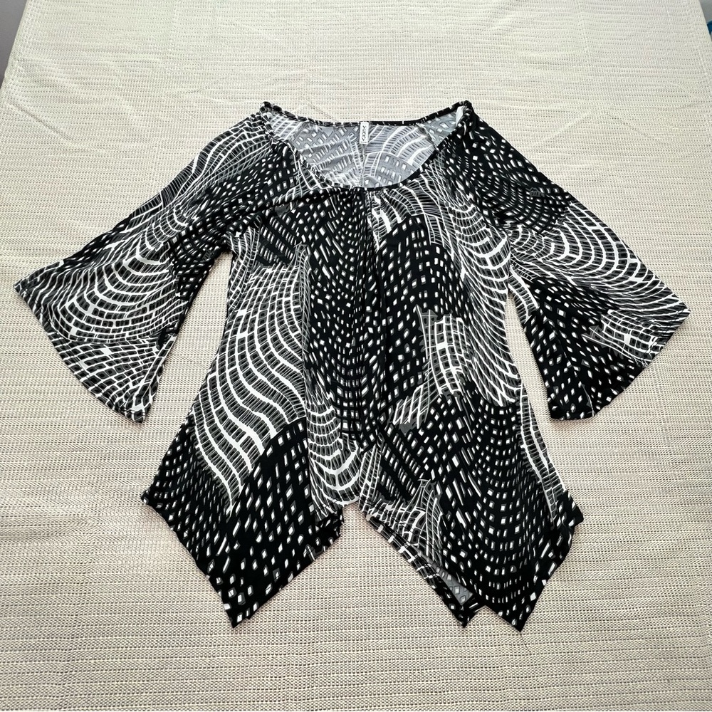 Yummy Plus Black & White Abstract Print Stretchy Tunic Top Bell Sleeves - Size L